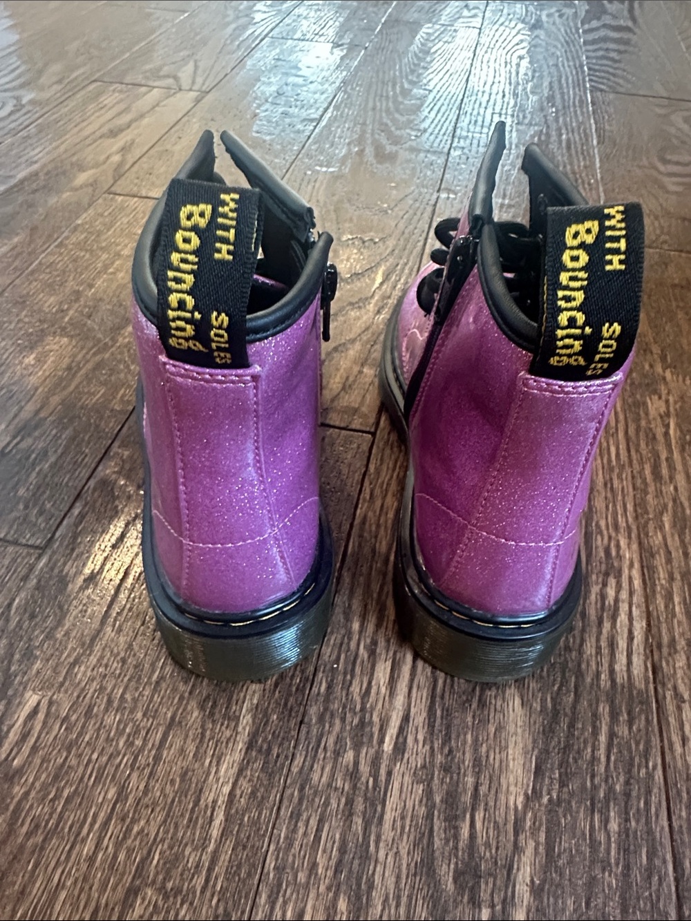 LIKE NEW Pink Doc Martens, Sz 2 - Picture 4 of 6